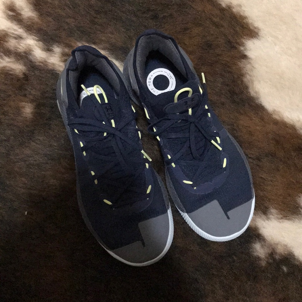 Under Armour Curry 6 Basketball Shoes -Size9